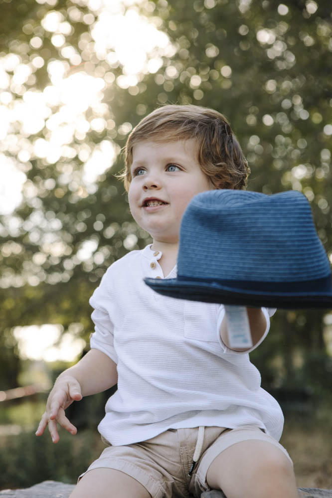 niño con sombrero